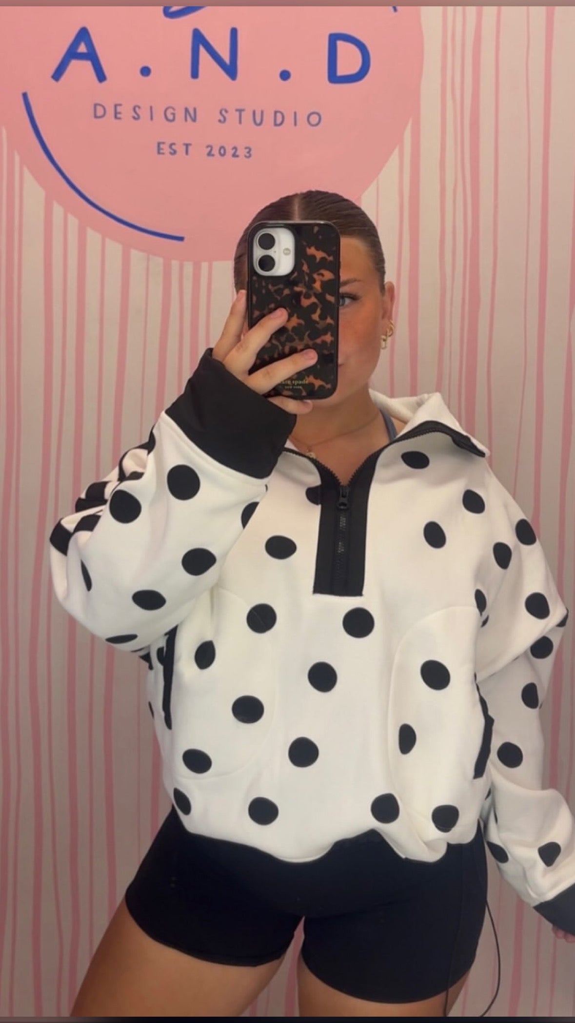 Polka Dot Contrast Pull Over