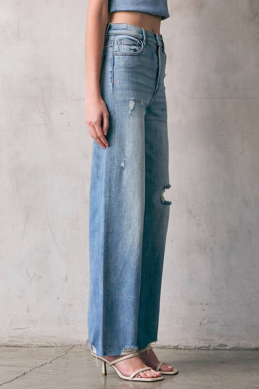 DISTRESSED DAD JEANS